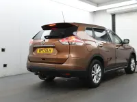 Used Nissan X-Trail Acenta 130 HP (95 kW) 2017 Orange SUV