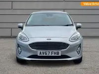 Usado Ford Fiesta Zetec 2017 Plateado Utilitario