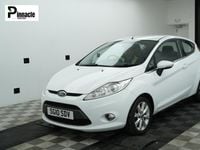 Used Ford Fiesta Zetec 81 HP (59 kW) 2010 White Hatchback