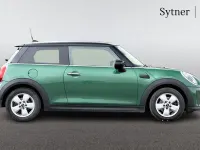 Używany Mini Cooper Classic 134 KM (98 kW) 2023 Zielony Hatchback