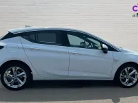 Used Vauxhall Astra SRi 150 HP (110 kW) 2017 White