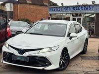 Used Toyota Camry Design 218 HP (160 kW) 2025 White Sedan