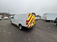 Used Vauxhall Vivaro S 100 HP (73 kW) 2022 White MPV