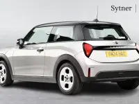 Usado Mini Cooper Hatch 154 HP (113 kW) 2024 Prateado Citadino