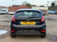 Używany Ford Fiesta 2011 Czarny Hatchback