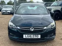 Begagnad Vauxhall Astra SRi 150 HK (110 kW) 2016 Grön Halvkombi