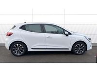 Used Renault Clio V Iconic 90 HP (66 kW) 2022 White Hatchback