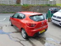 Usado Renault Clio IV Dynamique 75 CV (55 kW) 2015 Rojo Utilitario