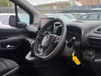 Used Vauxhall Combo S 100 HP (73 kW) 2019 Blue MPV