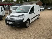 Usado Citroën Berlingo 100 HP (73 kW) 2015 Branco Monovolume