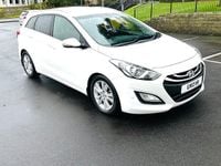 Used Hyundai i30 Style 128 HP (94 kW) 2013 White Estate