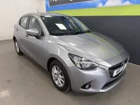 Używany Mazda 2 75 KM (55 kW) 2015 Srebrny Hatchback