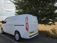 Used Ford Transit Custom Limited 130 HP (95 kW) 2021 White Van