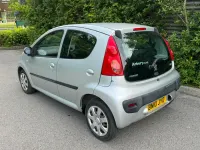 Begagnad Peugeot 107 68 HK (50 kW) 2010 Silver Halvkombi