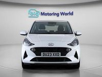 Used Hyundai i10 SE 67 HP (49 kW) 2023 White Hatchback