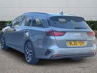 Używany Kia Ceed 138 KM (101 kW) 2025 Srebrny Hatchback