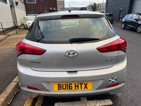 Used Hyundai i20 SE 89 HP (65 kW) 2016 Silver Hatchback