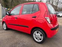 Used Hyundai i10 Comfort 78 HP (57 kW) 2010 Red Hatchback