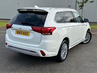 Used Mitsubishi Outlander P-HEV 206 HP (151 kW) 2019 White Estate
