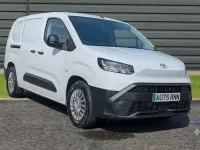 Used Toyota Proace City City 100 kW (136 HP) 2025 White MPV