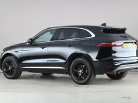Begagnad Jaguar F-Pace R-Dynamic 404 HK (297 kW) 2022 Svart SUV