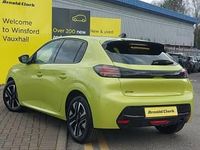 Usado Peugeot 208 Allure 101 CV (74 kW) 2025 Amarillo Utilitario