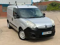 Usado Vauxhall Combo 2014 Plateado Monovolumen