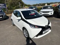 Used Toyota Aygo X-play 69 HP (50 kW) 2016 White Hatchback