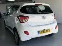 Used Hyundai i10 Premium 87 HP (63 kW) 2015 White Hatchback