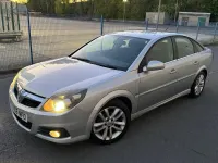Używany Vauxhall Vectra SRi 120 KM (88 kW) 2008 Srebrny Hatchback
