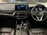 Usado BMW 530e Comfort Edition 288 HP (211 kW) 2023 Preto Sedan