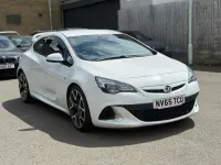 Used Vauxhall Astra GTC 280 HP (205 kW) 2015 White Hatchback