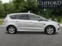 Usado Ford S-MAX Titanium 150 CV (110 kW) 2019 Plateado Monovolumen