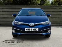 Used Toyota Auris Hybrid 134 HP (98 kW) 2018 Blue Hatchback
