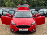Used Ford Focus Zetec 125 HP (91 kW) 2015 Red Hatchback