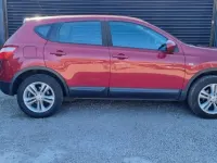 Usado Nissan Qashqai Acenta 117 HP (86 kW) 2013 Vermelho SUV