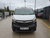 Gebraucht Vauxhall Vivaro 120 PS (88 kW) 2017 Weiß Van / Kleinbus