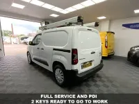 Usado Citroën Berlingo 75 CV (55 kW) 2020 Blanco Monovolumen