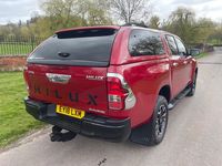 Used Toyota HiLux 150 HP (110 kW) 2018 Red Pickup