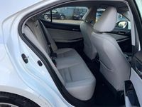 Used Lexus IS300h Executive Line 2015 White Sedan