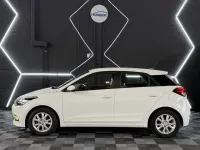 Used Hyundai i20 SE 84 HP (61 kW) 2016 White Hatchback