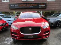 Usado Jaguar F-Pace Portfolio 180 HP (132 kW) 2016 Vermelho SUV