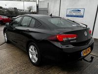 Used Vauxhall Insignia Design Edition 140 HP (102 kW) 2018 Black Hatchback