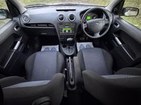 Used Ford Fusion Zetec 101 HP (74 kW) 2006 Silver Hatchback