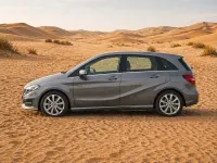 Usado Mercedes B200 Executive 136 HP (100 kW) 2018 Cinzento Monovolume