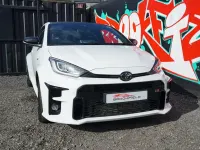 Begagnad Toyota Yaris 272 HK (200 kW) 2022 Vit Halvkombi