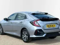 Używany Honda Civic SE 126 KM (92 kW) 2020 Srebrny Hatchback