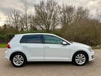 Used VW Golf VII SE 122 HP (89 kW) 2013 White Hatchback