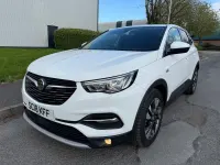 Used Vauxhall Grandland X S 130 HP (95 kW) 2018 White SUV