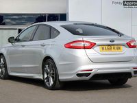 Usado Ford Mondeo ST-Line 165 HP (121 kW) 2019 Prateado Citadino